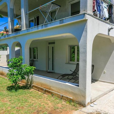Apartment Olive Selce Buitenkant foto