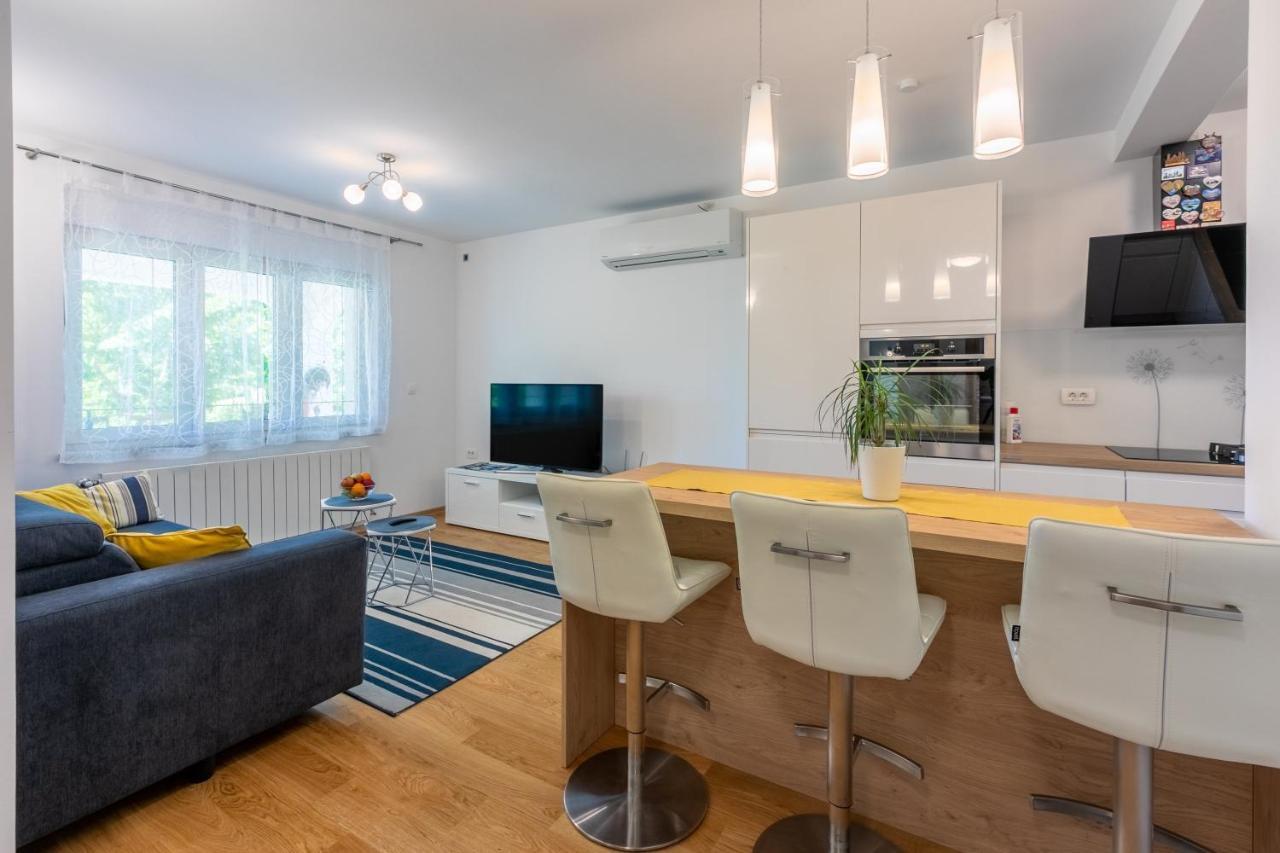 Apartment Olive Selce Buitenkant foto